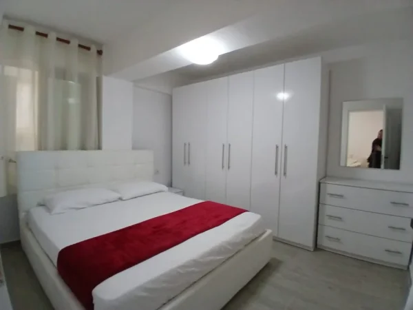 Tirane, jepet me qera apartament 2+1 Kati 1, 75 m² 550 € (21 DHJETORI TE AMBASADA KINEZE)