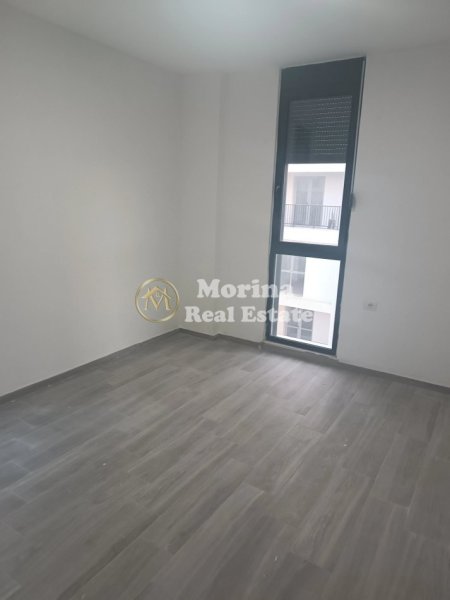 Tirane, jepet me qera apartament 3+1+Ballkon Kati 3, 117 m² 450 € (Rruga 5 Maji)