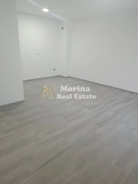 Tirane, jepet me qera apartament 3+1+Ballkon Kati 3, 117 m² 450 € (Rruga 5 Maji)