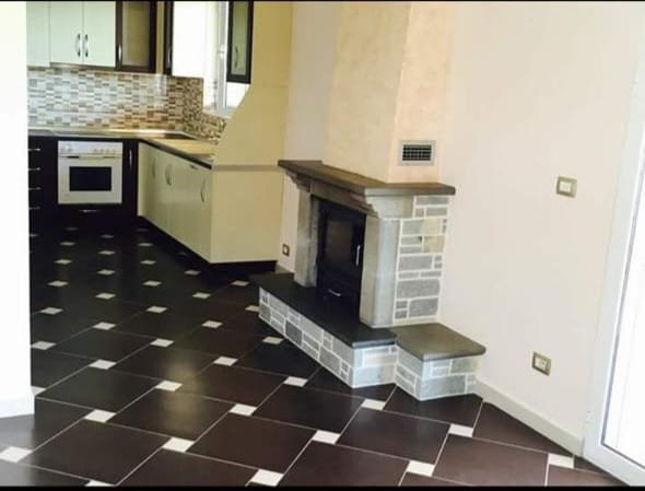 Tirane, jepet me qera apartament 2+1 Kati 4, 180 m² 500 € (Sauk i Vjeter)