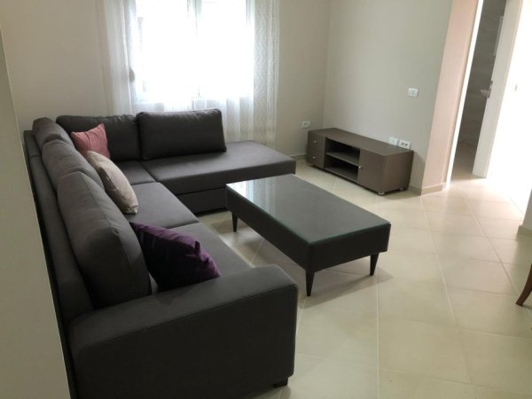 Tirane, jepet me qera apartament 1+1 Kati 3, 65 m² 350 € (Misto Mame)