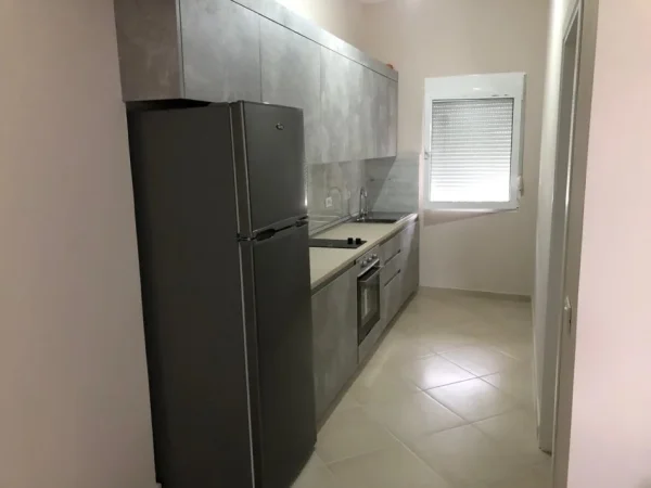 Tirane, jepet me qera apartament 1+1 Kati 3, 65 m² 350 € (Misto Mame)