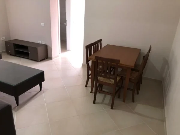 Tirane, jepet me qera apartament 1+1 Kati 3, 65 m² 350 € (Misto Mame)