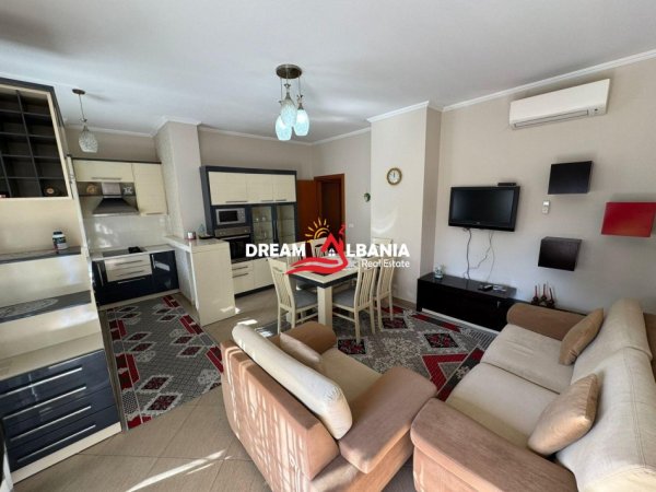 Tirane, jepet me qera apartament 1+1+Ballkon Kati 5, 70 m² 700 € (Ne Rrugen e Bogdaneve)