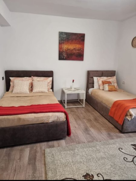 Tirane, jepet me qera apartament 1+1 Kati 1, 65 m² 380 € (Kinostudio)