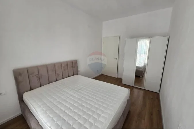 Tirane, jepet me qera apartament 1+1 Kati 5, 65 m² 400 € (Ali Demi)