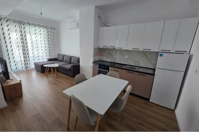 Tirane, jepet me qera apartament 1+1 Kati 5, 65 m² 400 € (Ali Demi)