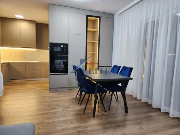 Tirane, jepet me qera apartament 2+1 Kati 2, 93 m² 800 € (Kopahti Botanik)