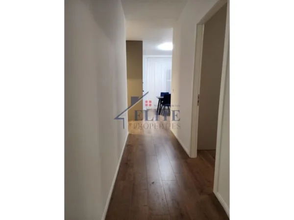 Tirane, jepet me qera apartament 2+1 Kati 2, 93 m² 800 € (Kopahti Botanik)