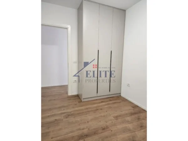 Tirane, jepet me qera apartament 2+1 Kati 2, 93 m² 800 € (Kopahti Botanik)