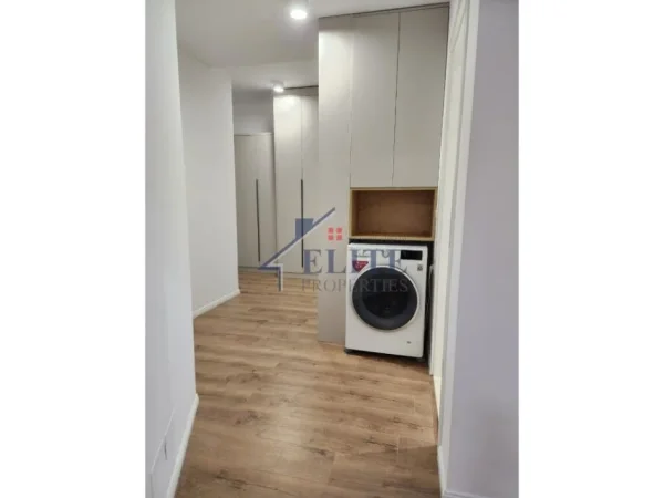 Tirane, jepet me qera apartament 2+1 Kati 2, 93 m² 800 € (Kopahti Botanik)