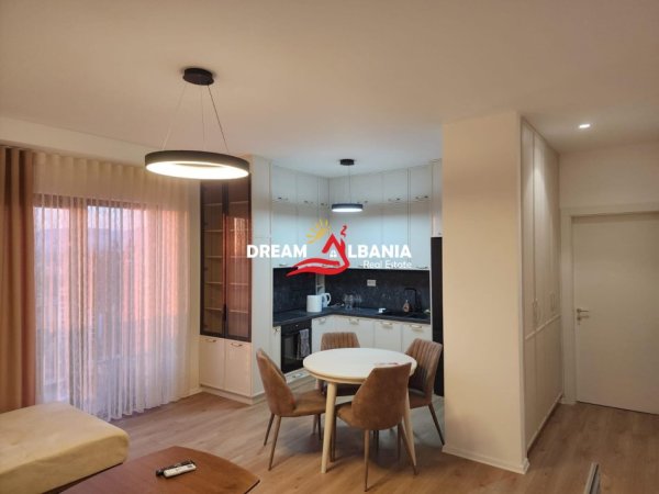 Tirane, jepet me qera apartament 2+1+Ballkon Kati 14, 120 m² 1.200 € (Tek rruga e Kavajes, Tirana Garden Building)