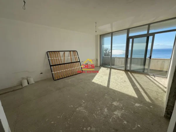 Vlore, shitet apartament 1+1+Ballkon Kati 3, 75 m² 159.000 € (Rruga Sazani)