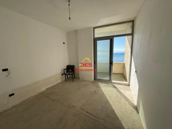 Vlore, shitet apartament 1+1+Ballkon Kati 3, 75 m² 159.000 € (Rruga Sazani)