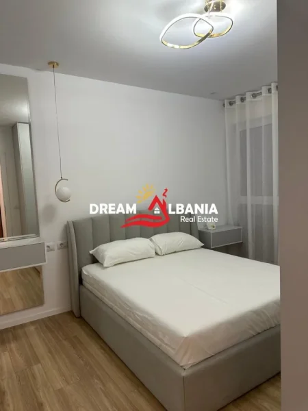 Tirane, jepet me qera apartament 2+1+Ballkon Kati 2, 106 m² 800 € (Ne rrugen Jordan Misja, Prane Bulevardit te Ri)