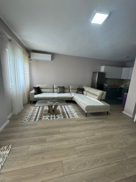 Tirane, jepet me qera apartament 2+1 Kati 4, 100 m² 500 € (Fresk)