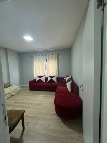 Tirane, jepet me qera apartament 2+1 Kati 4, 100 m² 500 € (Fresk)