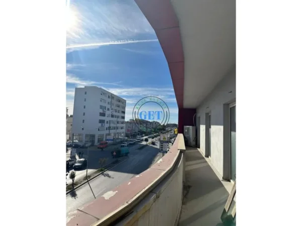 Durres, jap me qera ambjent biznesi Kati 3, 2.000 m² 2.800 € (shkozet)