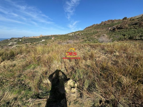 Vlore, shitet toke ne bregdet , 2.250 m² 225.000 € (Radhimë)