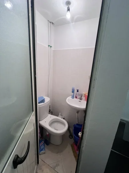 Tirane, shitet ambjent biznesi Kati 0, 13 m² 33.000 € (4 deshmoret)