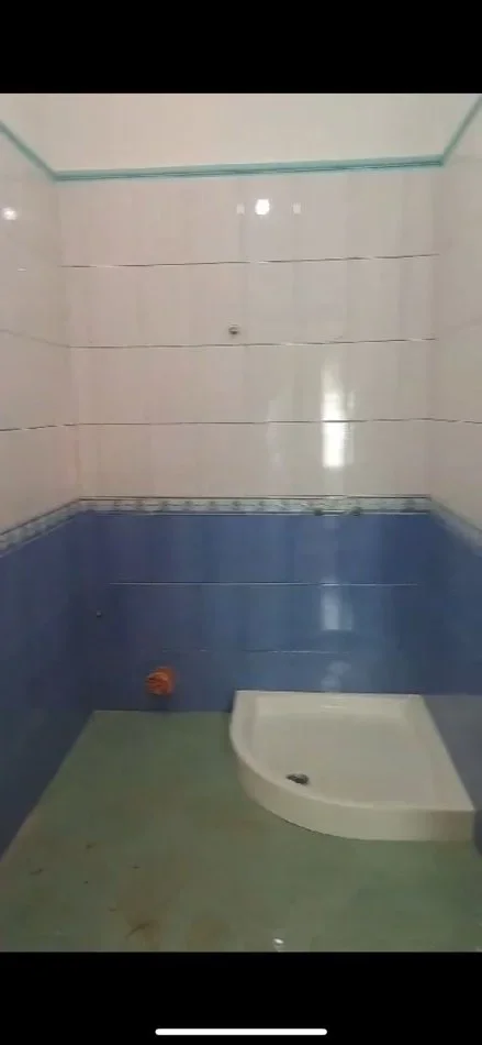 Tirane, jepet me qera apartament 1+1+Ballkon Kati 3, 80 m² 300 € (QYTET STUDENTI)