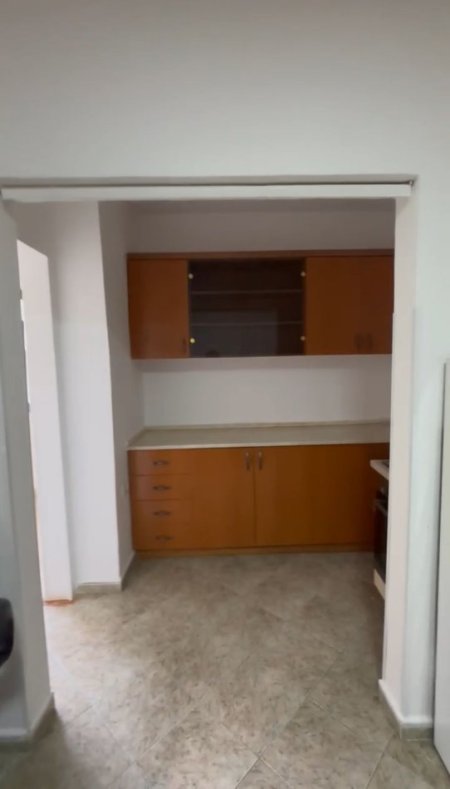 Tirane, jepet me qera apartament 1+1+Aneks Kati 1, 60 m² 350 € (Porcelan)