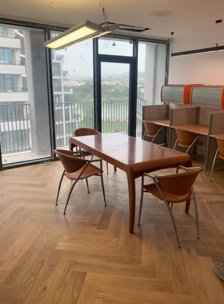 Tirane, jepet me qera zyre Kati 5, 117 m² 1.700 € (Lake View Residence)
