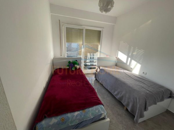 Durres, shitet apartament 2+1+Ballkon Kati 2, 78 m² 190.000 € (Lura 3, Gjiri i Lalzit)