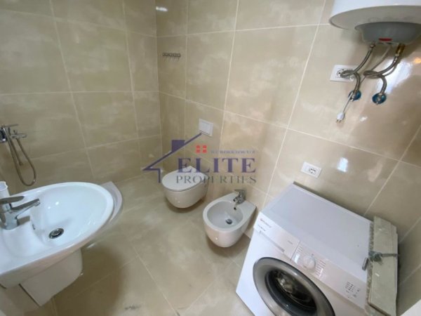 Tirane, jepet me qera apartament 2+1+Ballkon Kati 9, 88 m² 700 € (Don Bosko)