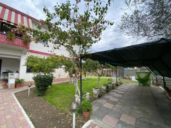 Durres, shitet Vile 2 Katshe , 660 m² 450.000 € (Plazh-Hekurudha, Durres)