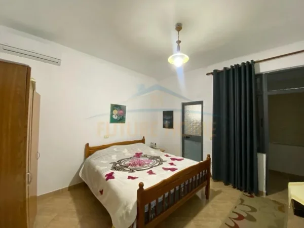 Durres, shitet Vile 2 Katshe , 660 m² 450.000 € (Plazh-Hekurudha, Durres)