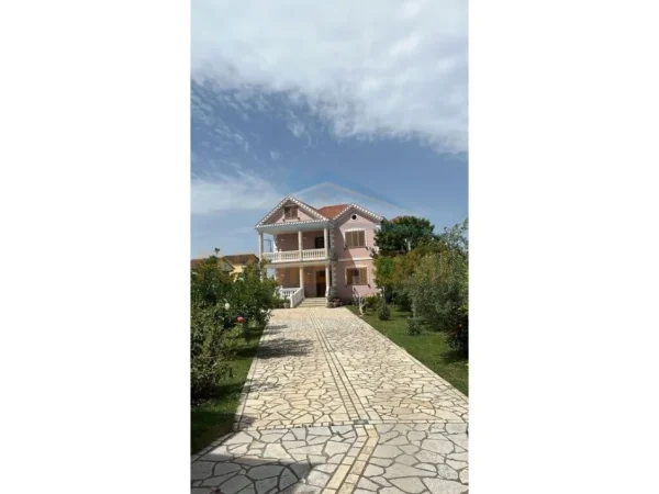 Durres, shitet Vile 2 Katshe Kati 4, 778 m² 260.000 € (Shijak, Durres)