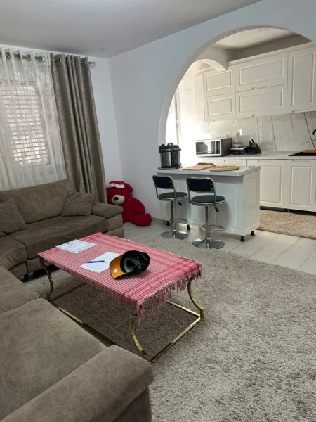 Tirane, shitet apartament 2+1 Kati 3, 75 m² 130.000 € (Kongresi i lushnjes)