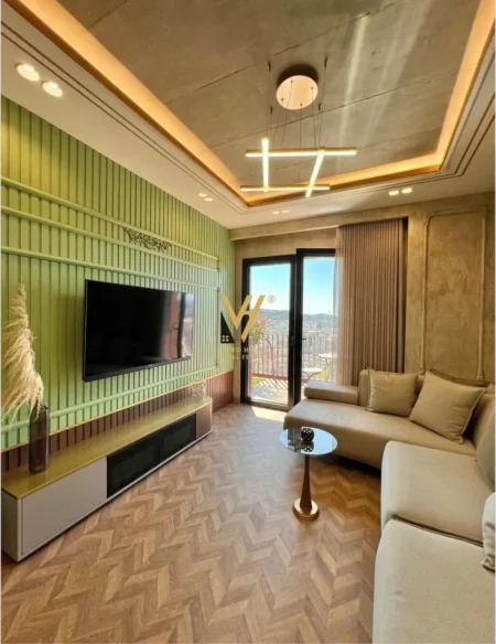 Tirane, jepet me qera apartament 1+1+Ballkon Kati 21, 73 m² 1.000 € (GARDEN BUILDING)