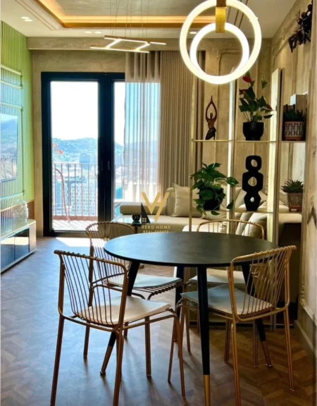 Tirane, jepet me qera apartament 1+1+Ballkon Kati 21, 73 m² 1.000 € (GARDEN BUILDING)