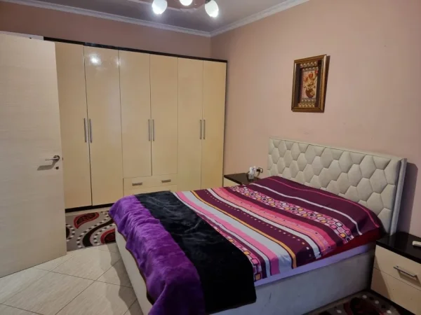 Tirane, jepet me qera apartament 2+1 Kati 7, 106 m² 550 € 