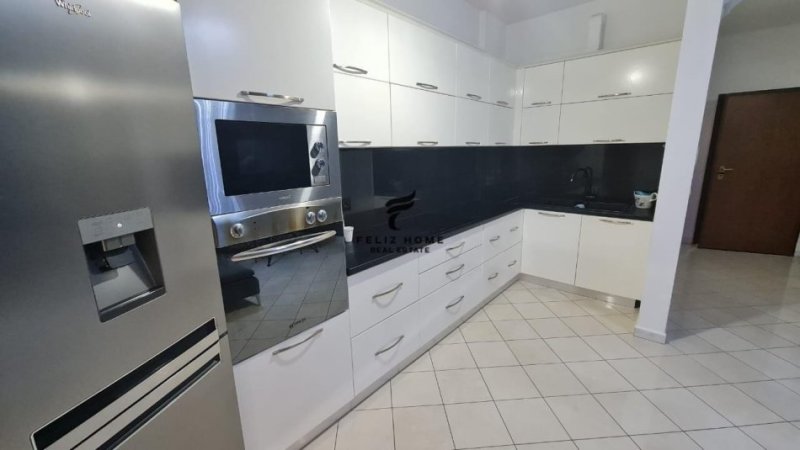 Tirane, jepet me qera apartament 2+1+Ballkon Kati 3, 100 m² 700 € (KOPSHTI ZOOLOGJIK)