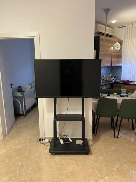 Tirane, shitet apartament 1+1 Kati 2, 47 m² 97.000 € (Xhamllik)