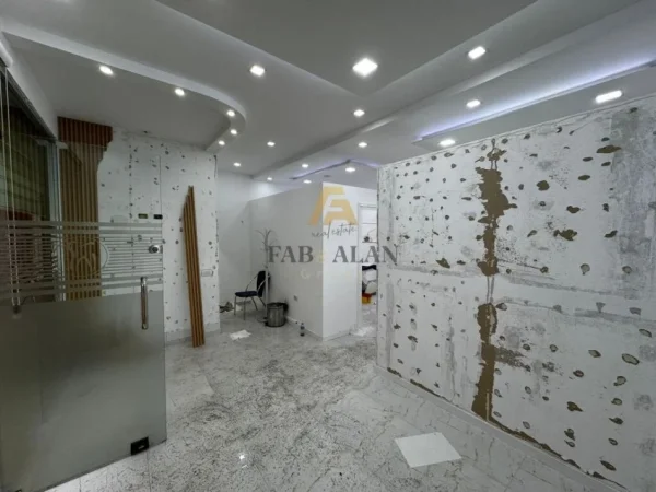 Tirane, shitet ambjent biznesi Kati 1, 70 m² 140.000 € (Astir)