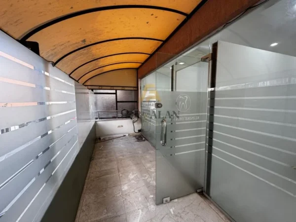 Tirane, shitet ambjent biznesi Kati 1, 70 m² 140.000 € (Astir)