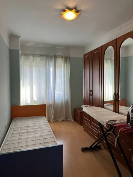 Tirane, jap me qera apartament 2+1+Ballkon Kati 7, 110 m² 500 € 