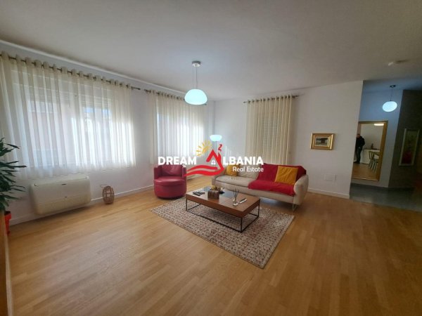 Tirane, jepet me qera apartament 3+1+Ballkon Kati 2, 265 m² 1.600 € (Rezidenca Touch of the Sun)