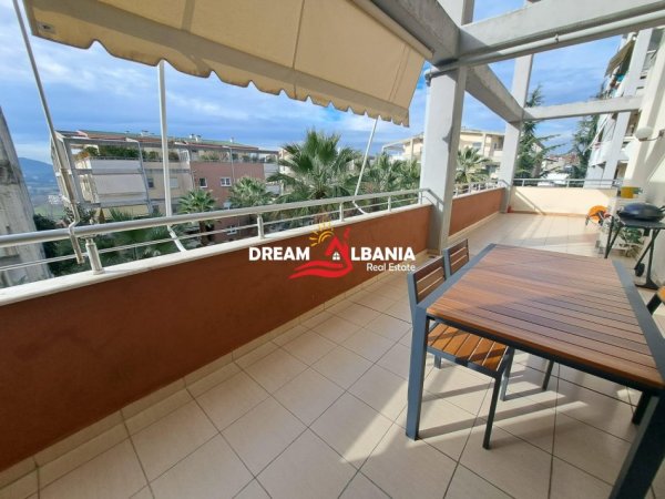 Tirane, jepet me qera apartament 3+1+Ballkon Kati 2, 265 m² 1.600 € (Rezidenca Touch of the Sun)
