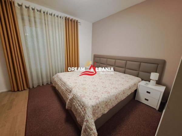 Tirane, jepet me qera apartament 3+1+Ballkon Kati 2, 265 m² 1.600 € (Rezidenca Touch of the Sun)