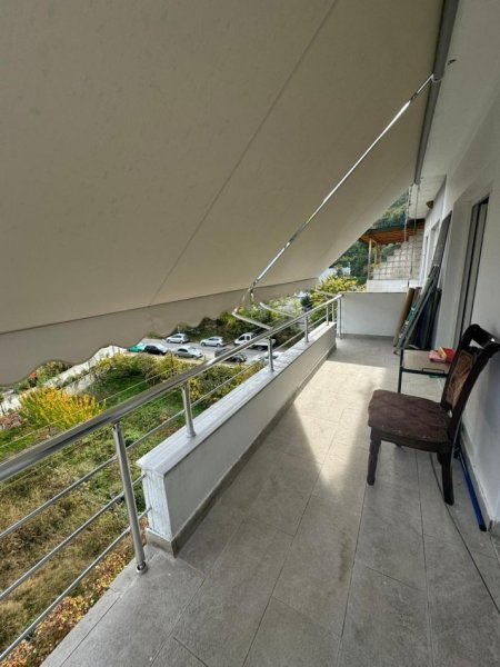 Tirane, jepet me qera apartament 2+1 Kati 4, 100 m² 500 € (rruga e thesarit)
