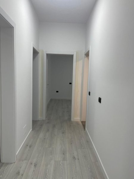 Tirane, jap me qera zyre Kati 2, 105 m² 1.300 € (Myslym Shyri)