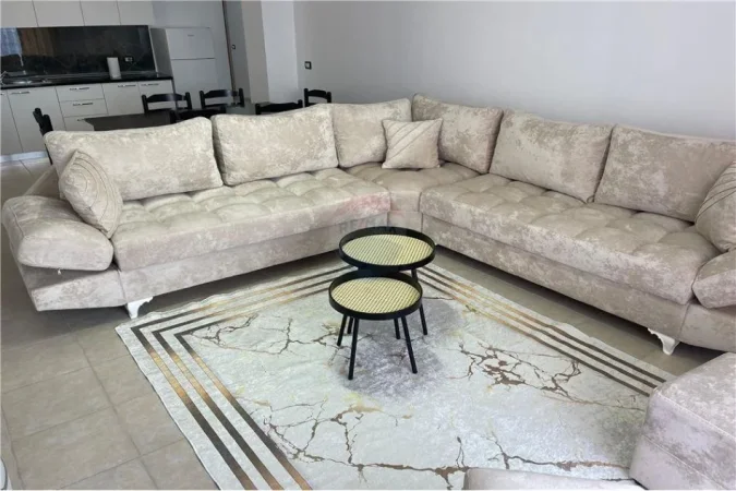Tirane, jepet me qera 2+1 , 90 m² 500 € (astir)