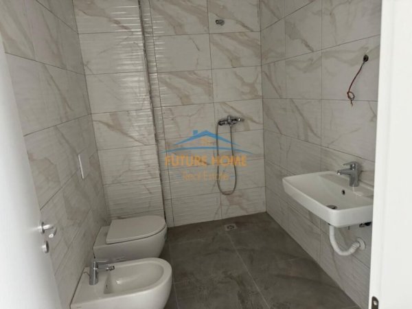 Tirane, jepet me qera apartament 1+1 Kati 2, 50 m² 450 € (Bulevardi i Ri)