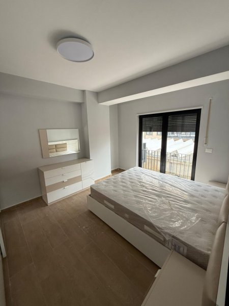 Tirane, jepet me qera apartament 1+1+Aneks+Ballkon Kati 2, 70 m² 550 € (Kodra e Diellit 2)