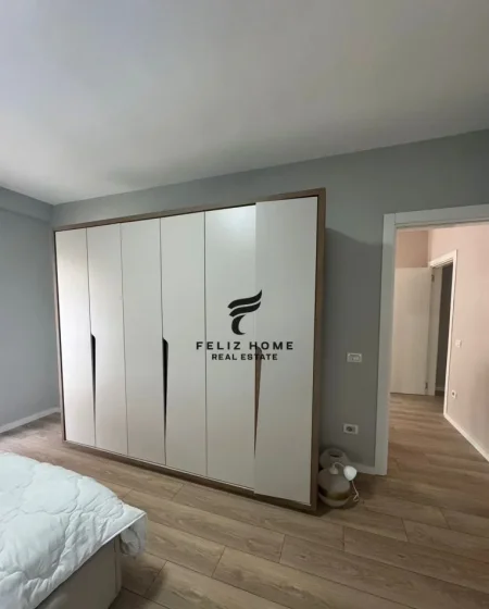 Tirane, jepet me qera apartament 2+1 Kati 4, 100 m² 500 € (FRESK)